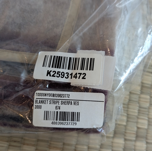 NWT Todd Snyder Blanket Striped Sherpa Vest Men's Size Medium Made in Portugal - Picture 4 of 4